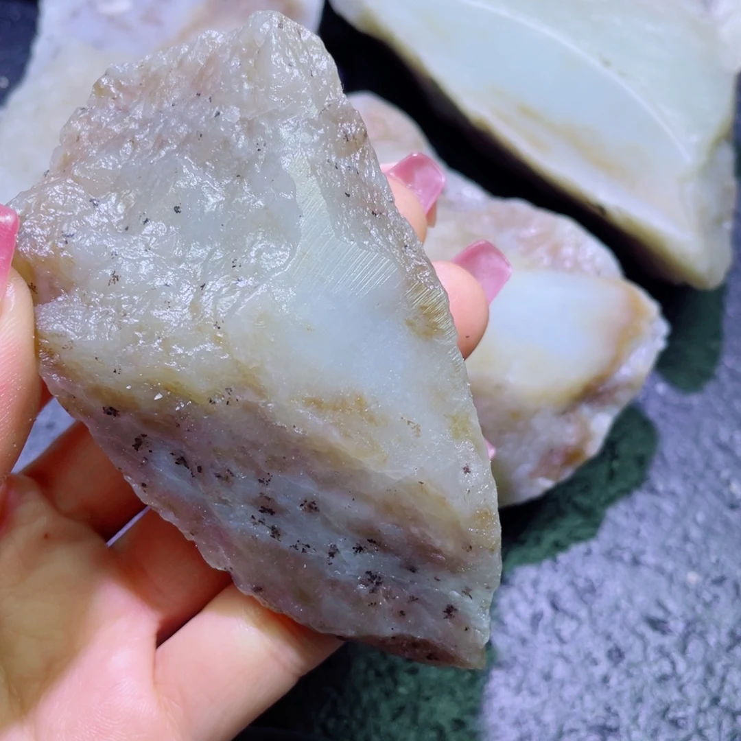 和田玉未镶嵌珠宝半成品