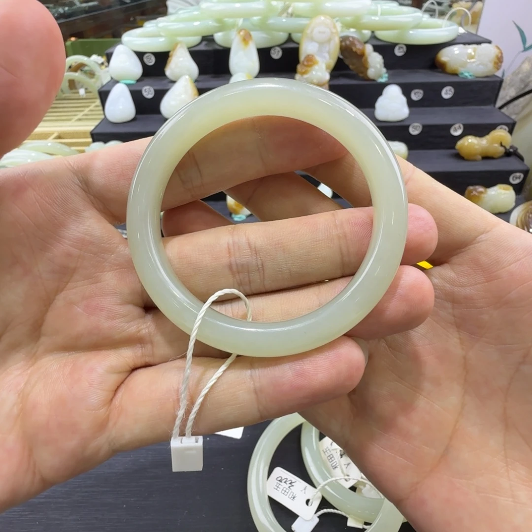 和田玉未镶嵌手镯新疆和田玉手镯51