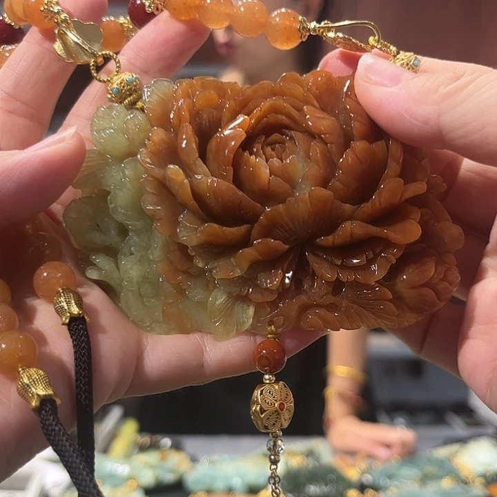 岫玉未镶嵌毛衣链