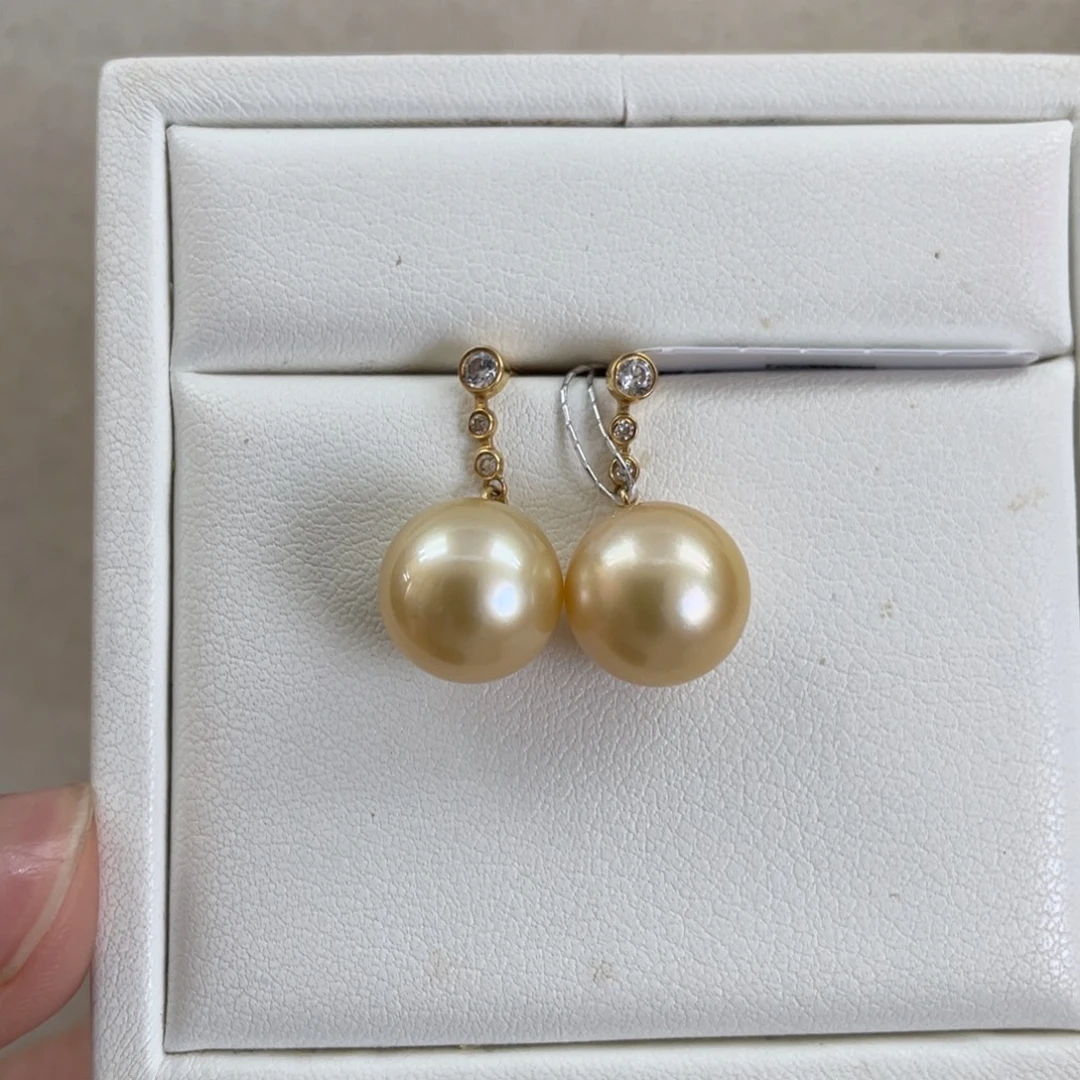 18K金镶嵌耳饰海水珍珠10-11mm