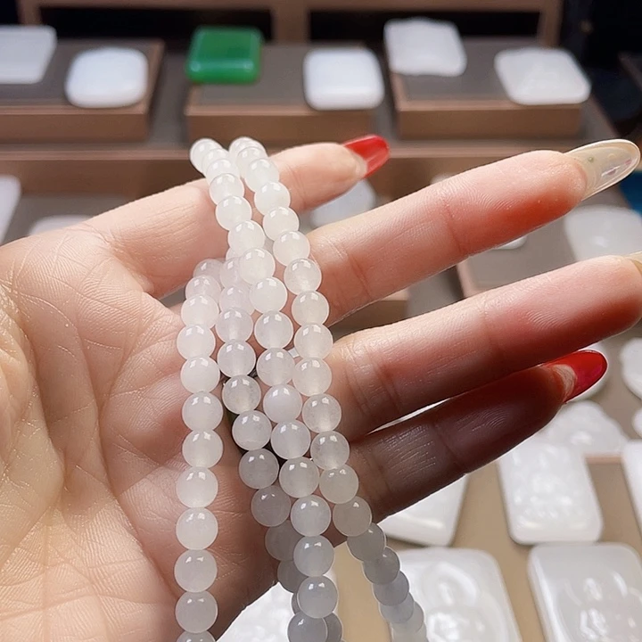 石英质玉（金丝玉）颈饰未镶嵌礼**心新疆金丝玉