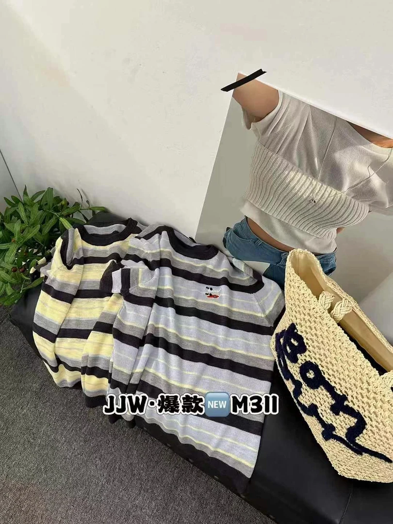 条纹腊肠狗 冰丝上衣