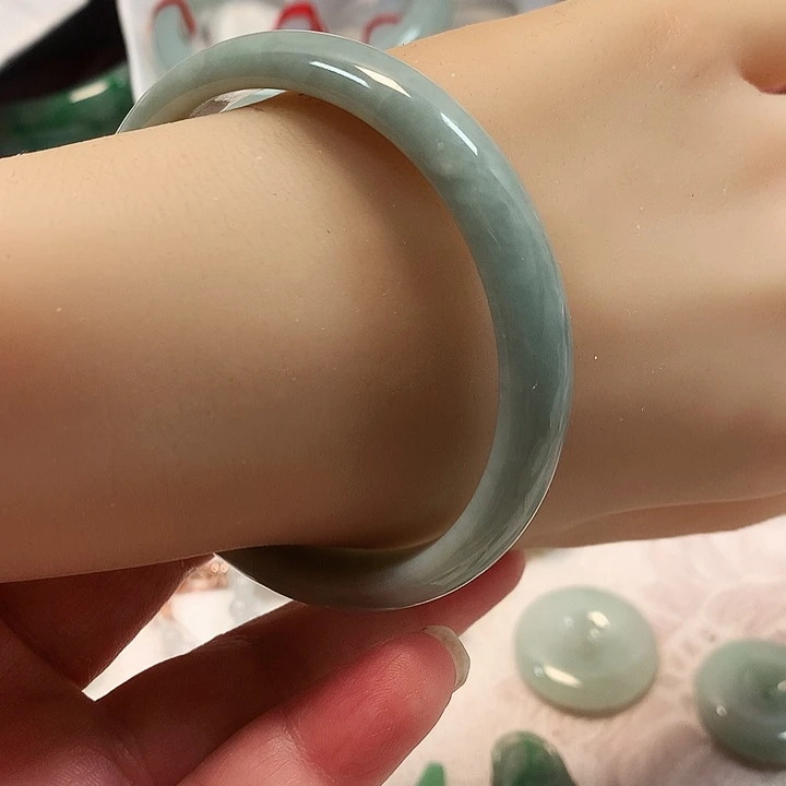 翡翠未镶嵌手镯缅甸翡翠手镯