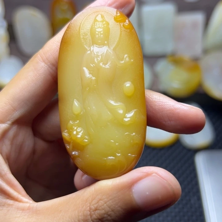 和田玉未镶嵌颈饰