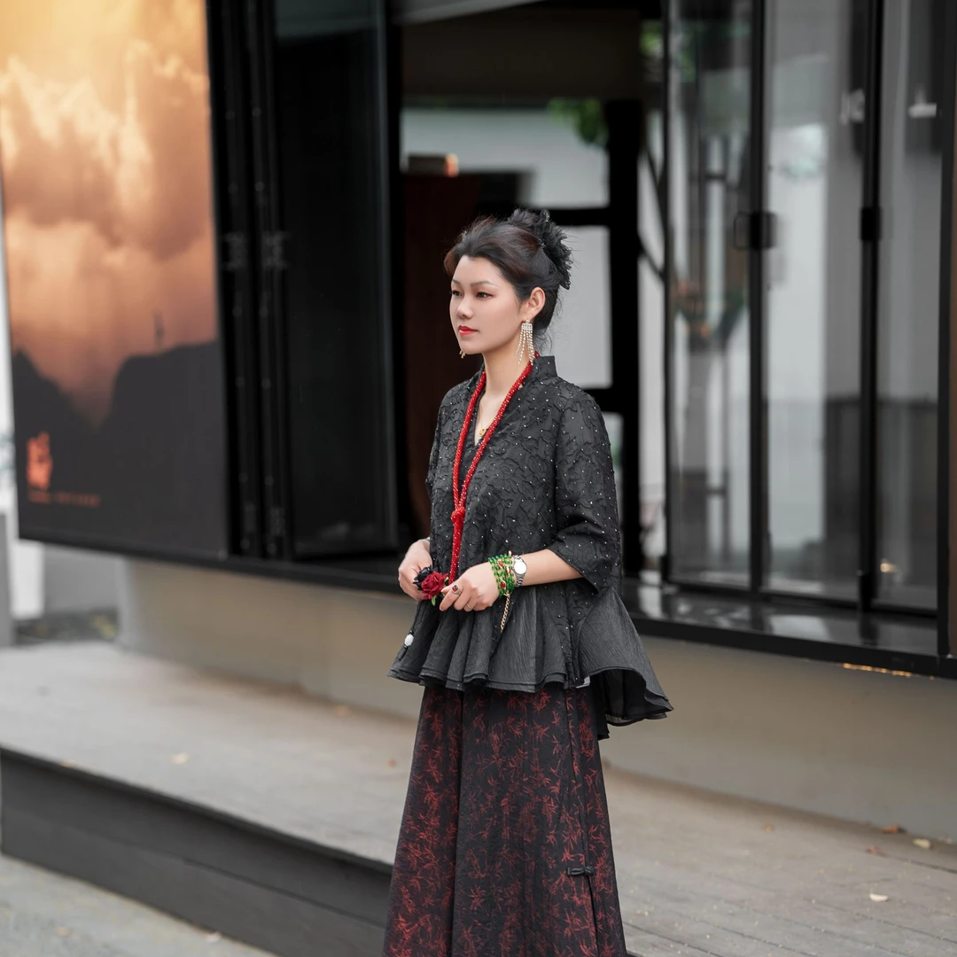 艾翕甄选【香如故】烫钻提花短上衣ZX2501174-1