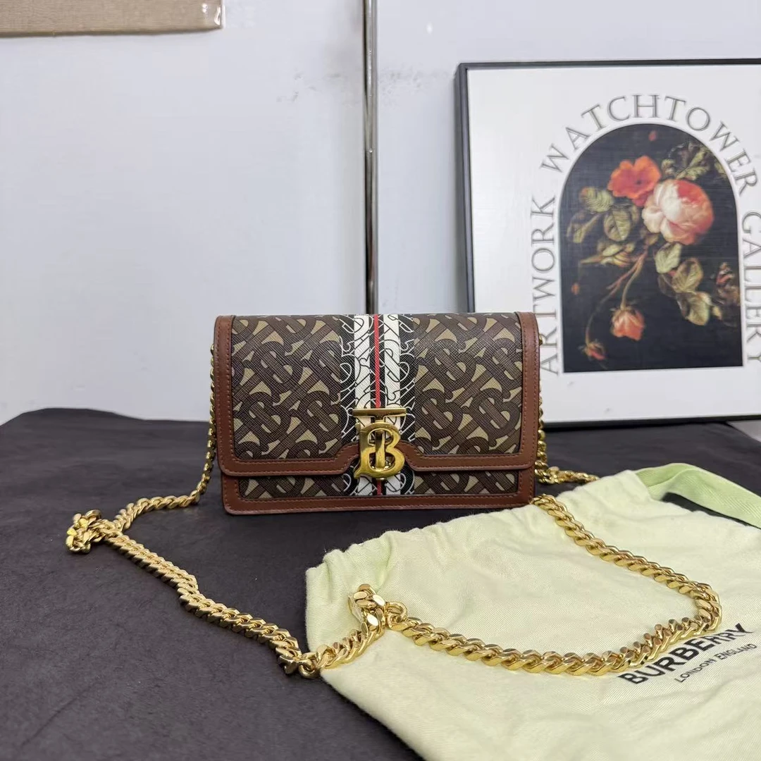 95新 BURBERRY/博柏利 巴宝莉链条斜挎包/单肩包/手提包