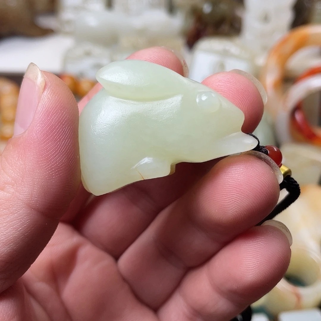 皇***勒和田玉未镶嵌颈饰