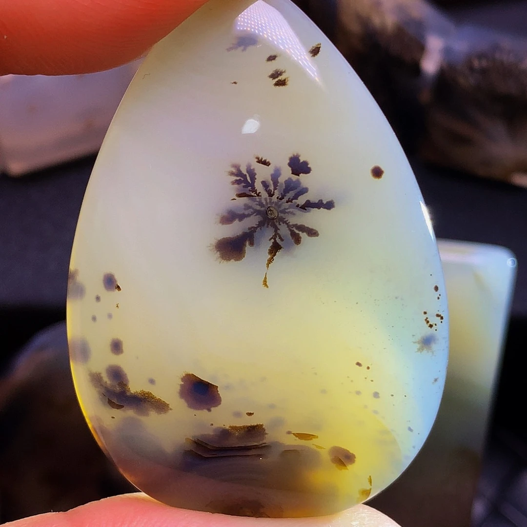 未镶嵌颈饰玛瑙/玉髓64