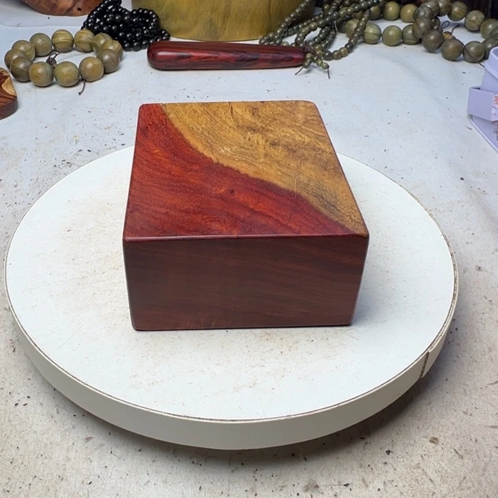 逍***朝木赞比亚血檀底座摆件