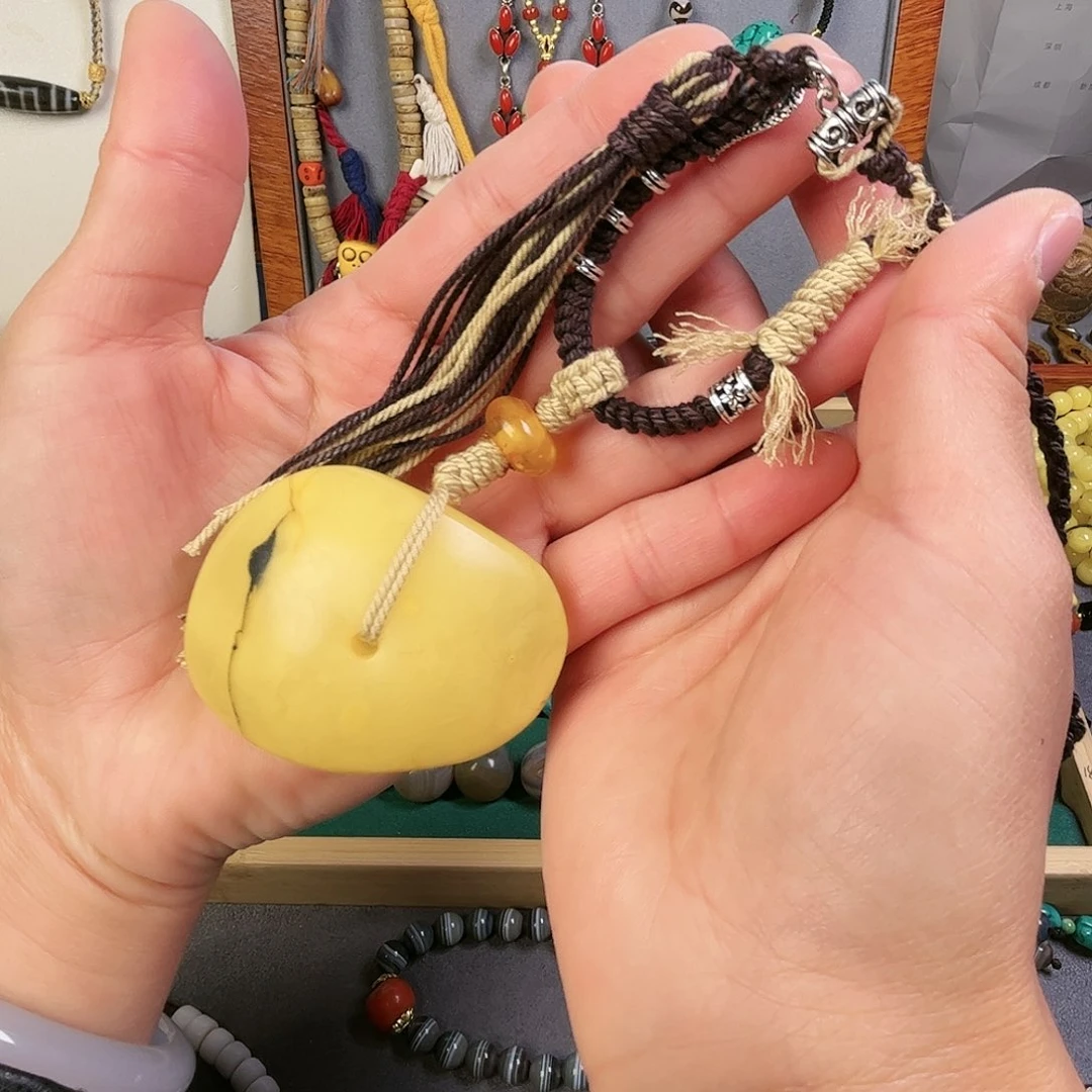 琥珀未镶嵌颈饰藏地朵朵蜜蜡锁骨链