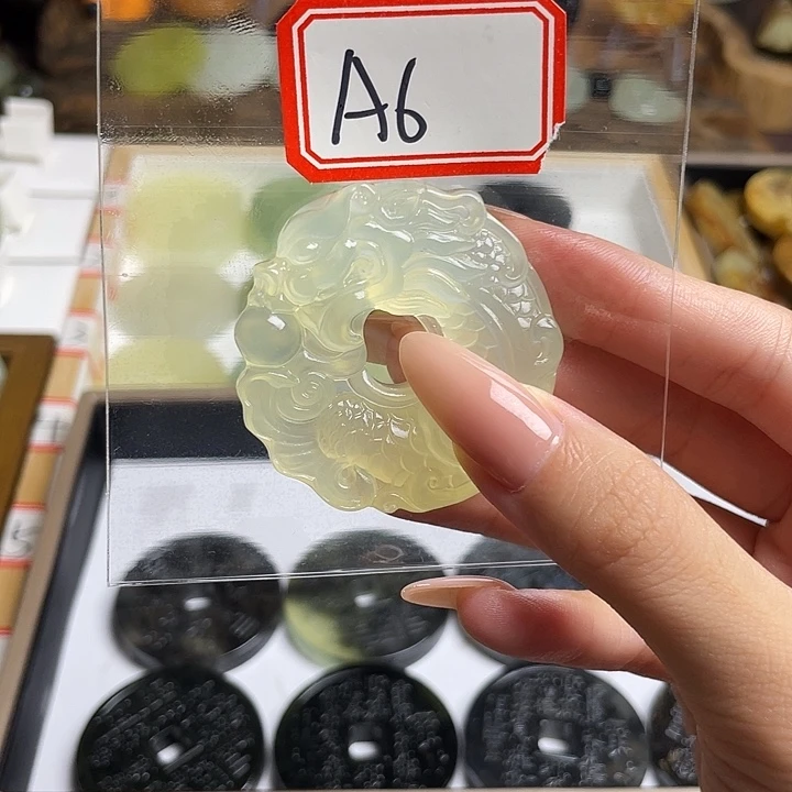 A***n蛇纹石玉合金珠宝奇石