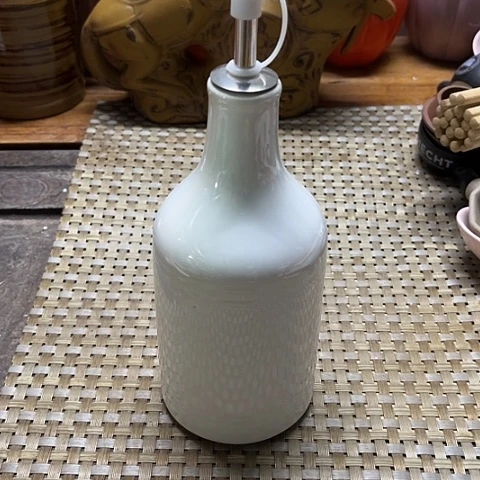 微瑕，不能明火，油壶300毫升1个