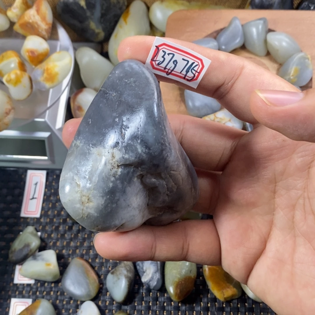 和田玉（糖玉）未镶嵌挂件