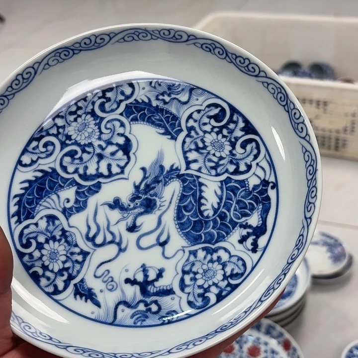 瓷片青花如意穿花龙大胡乘景德镇