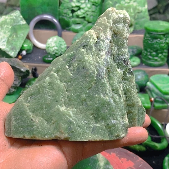 和田玉（碧玉）未镶嵌珠宝半成品罗*心