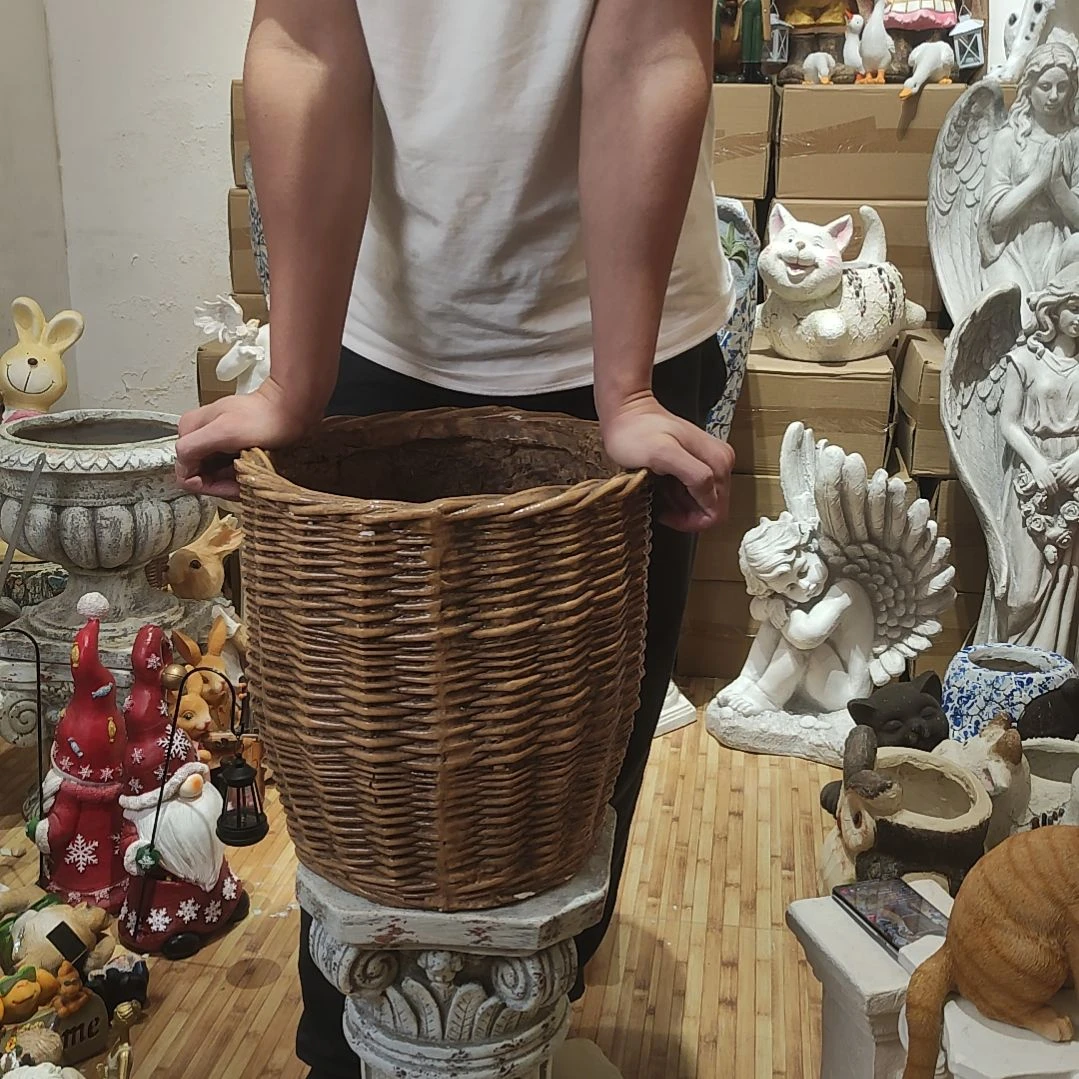 合成树脂藤编花盆摆件