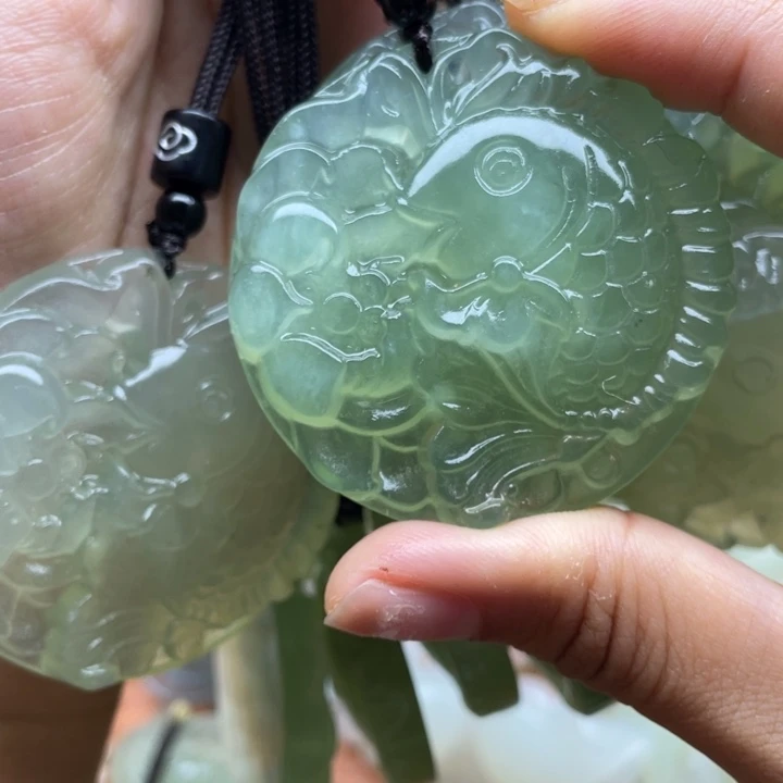 蛇纹石玉未镶嵌吊坠