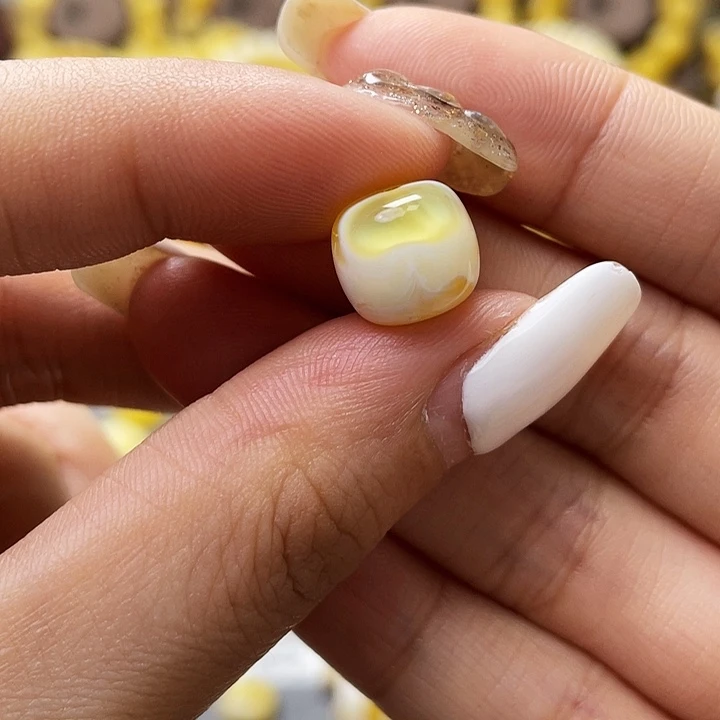 琥珀珠宝奇石未镶嵌老型尺寸11*9.9mm微瑕