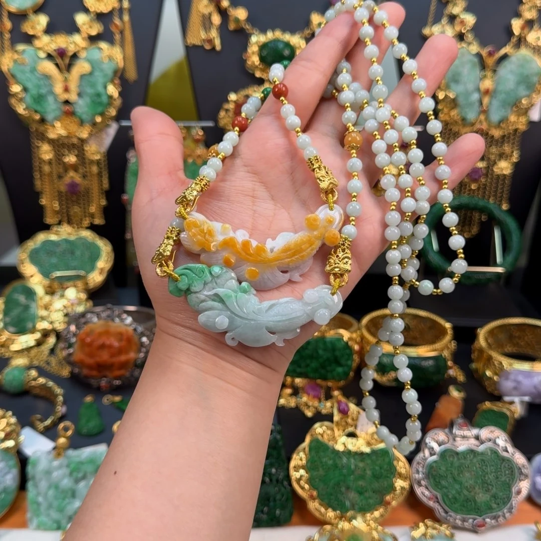 翡翠未镶嵌颈饰炸价 二选一