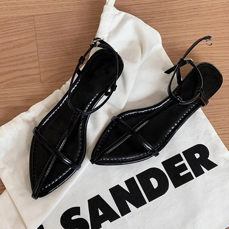 夏季新款优雅平跟圆头独特低跟鞋二带露趾魔术贴女鞋凉鞋镂空百搭