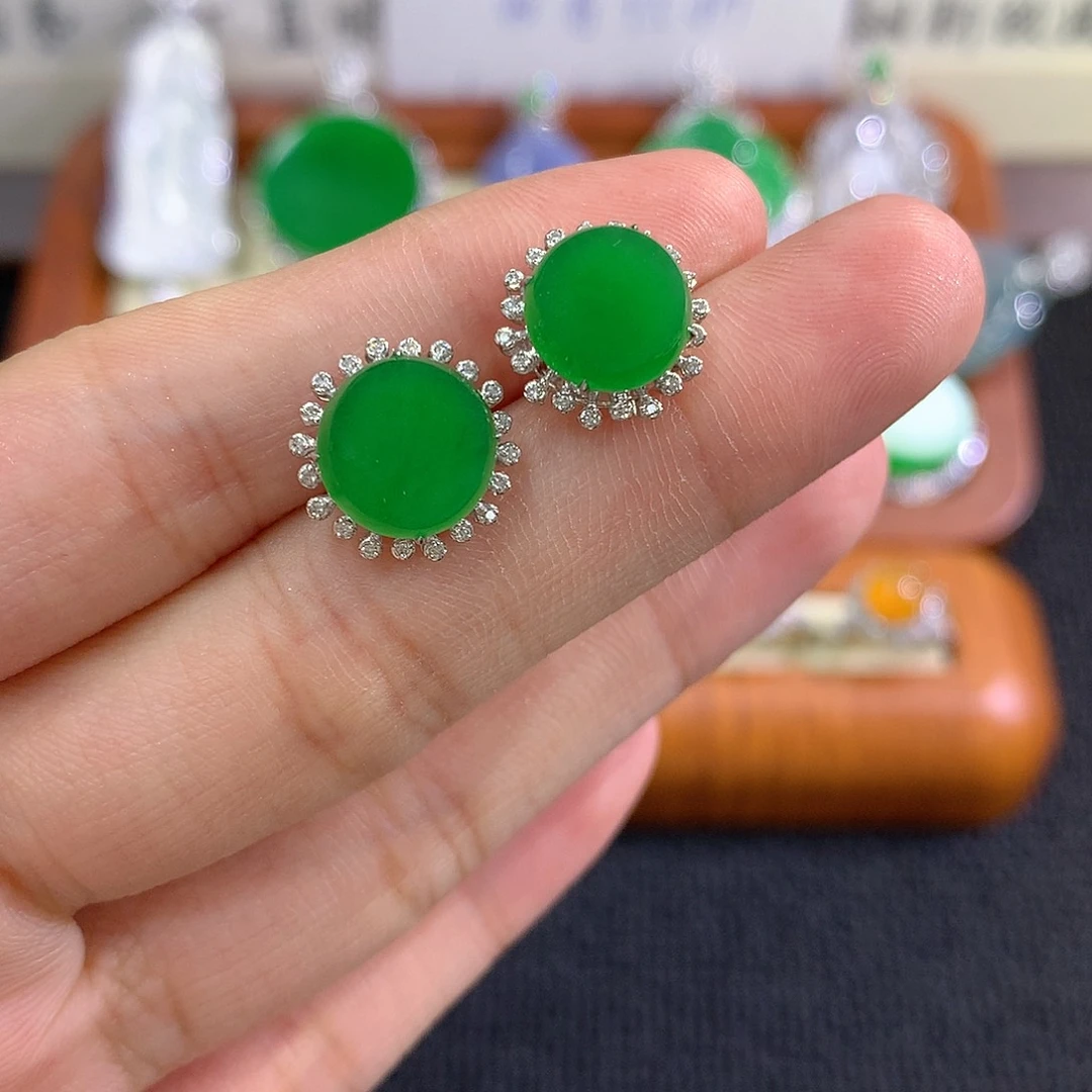 【闪购商品】翡翠18K金镶嵌耳钉圆牌