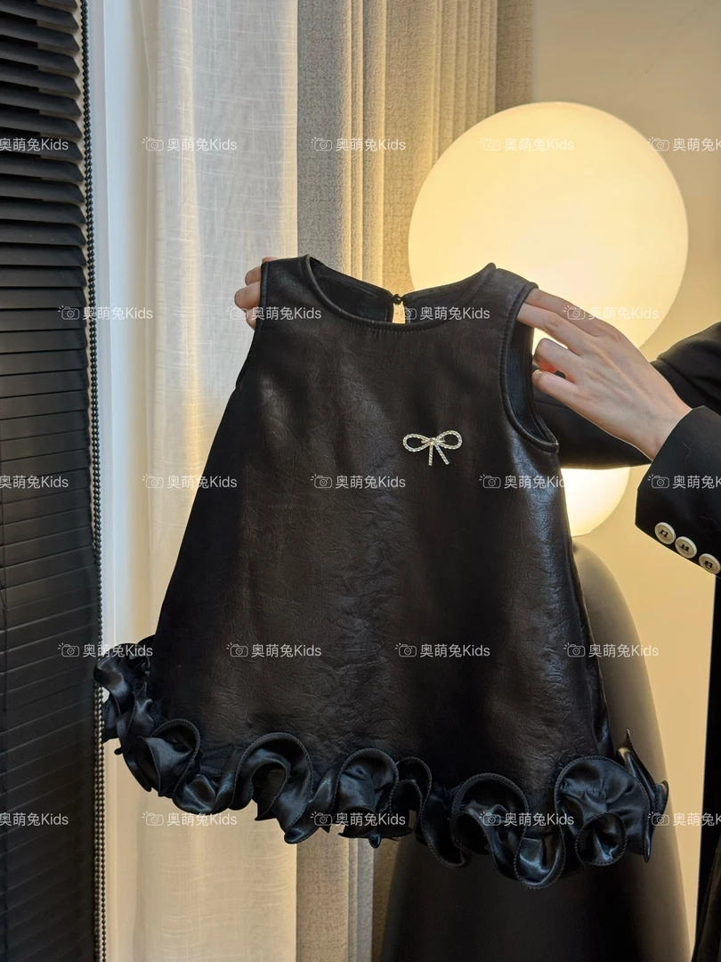 冬季女童新年服黑色加绒背心裙时尚款气质礼服皮质连衣裙AJ90300