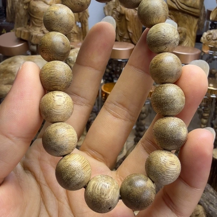 沉香碎屑沉香柬埔寨菩萨天然野 1.3 的 9.9 克