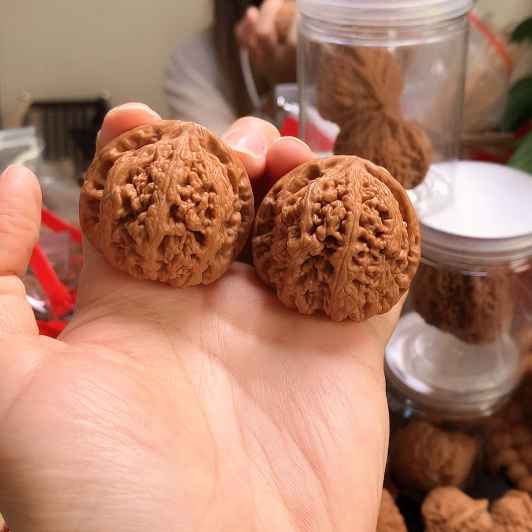 文玩核桃把件粗筋42