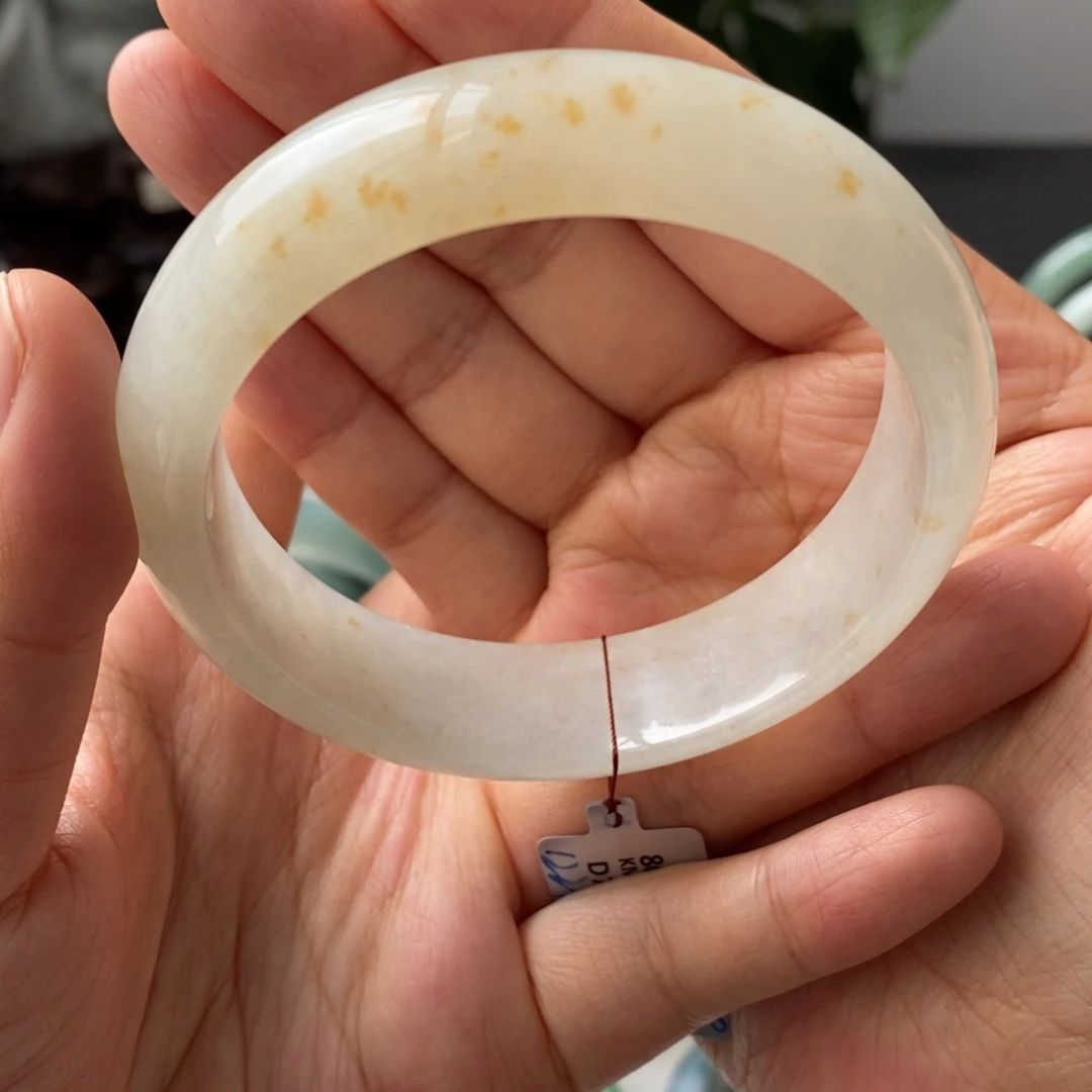 翡翠手镯未镶嵌天然