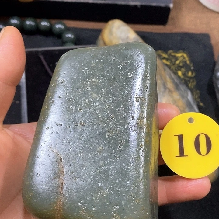 未镶嵌和田玉（糖玉）挂件