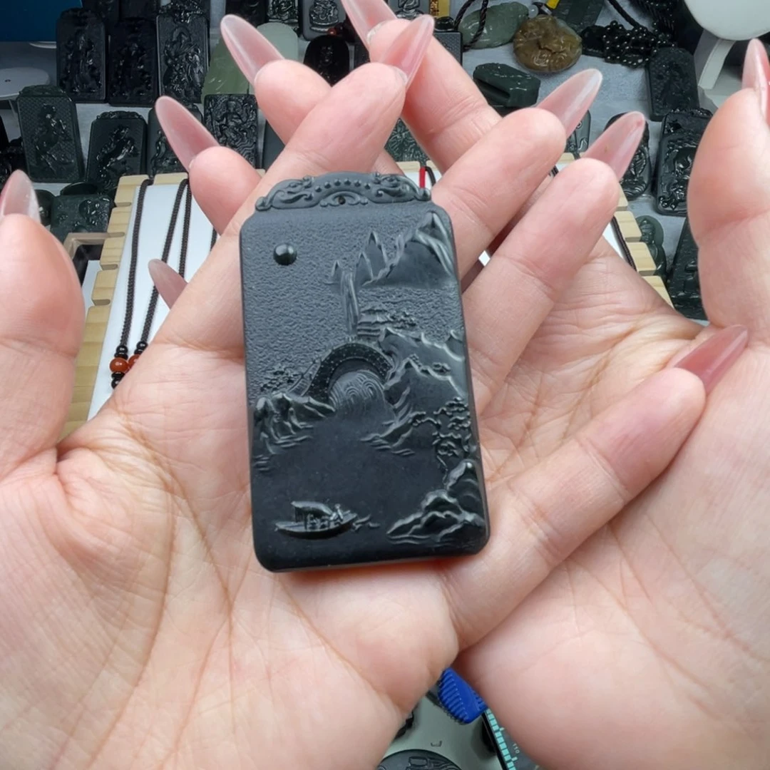 颈饰未镶嵌和田玉航*记