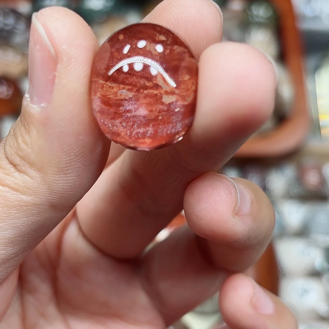 m***贝水晶未镶嵌颈饰水晶