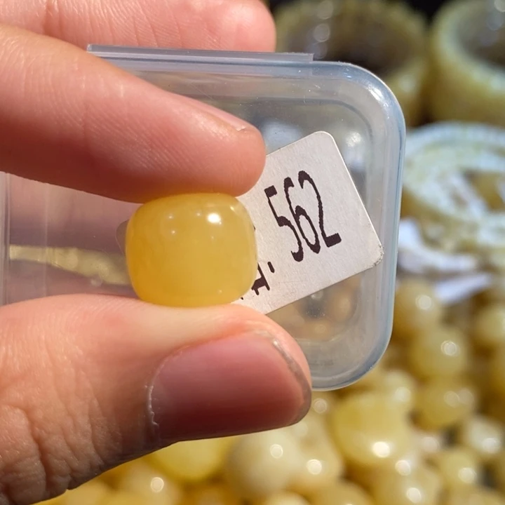 琥珀未镶嵌珠宝奇石562