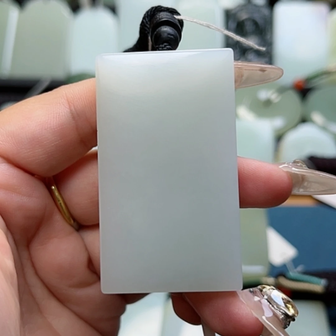 【闪购商品】颈饰未镶嵌和田玉?****?