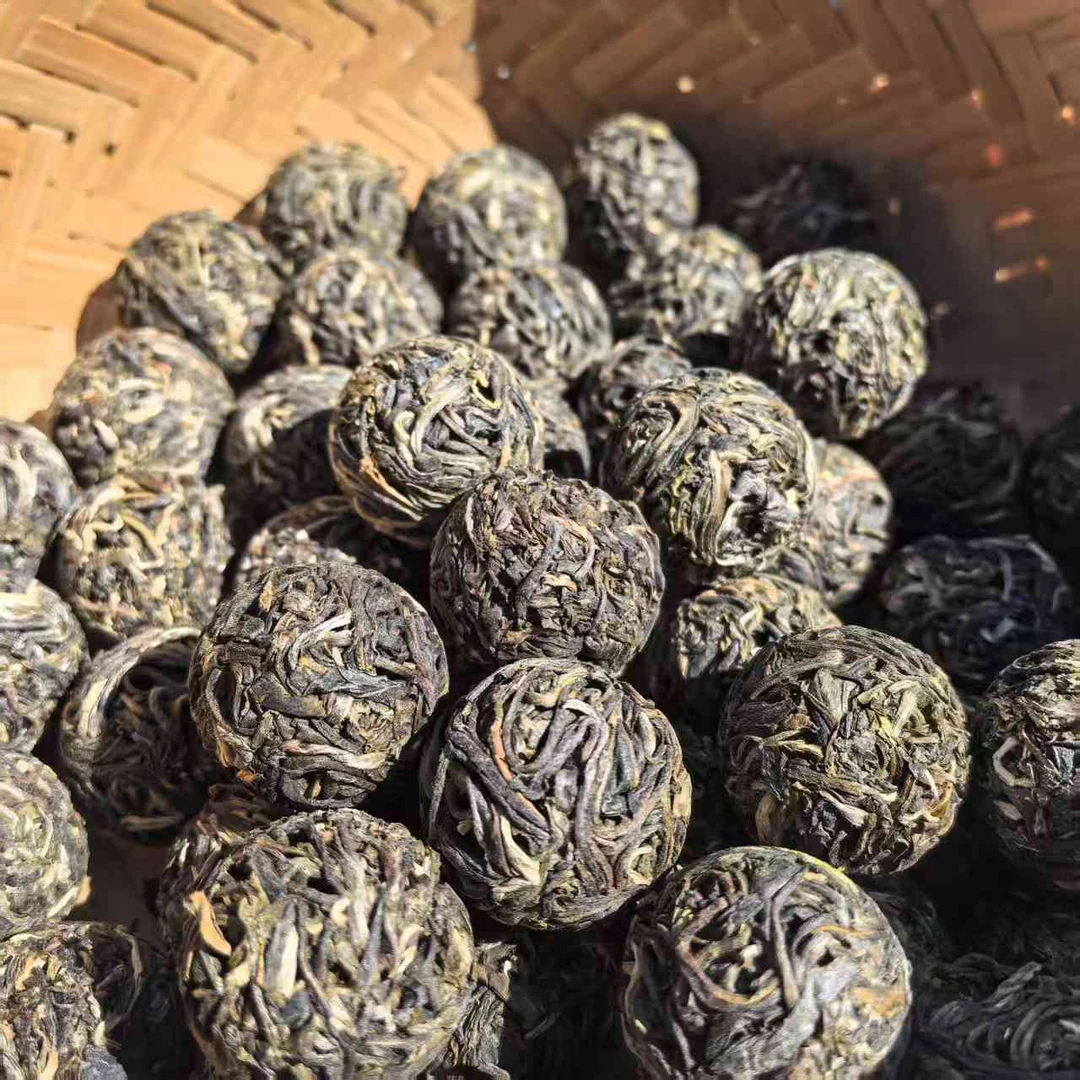 2022年【锦绣200年古树龙珠】甘甜香柔 普洱生茶 6g/颗 陶瓷紫砂