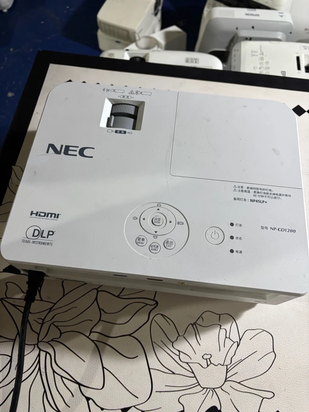 9新  二手 nec 投影仪 运费自理