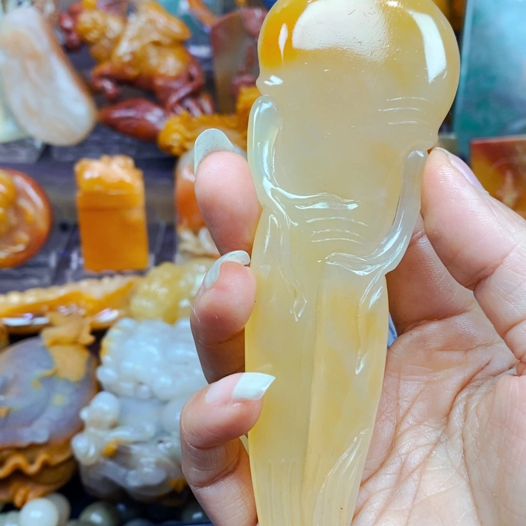 石英质玉（黄龙玉）未镶嵌颈饰