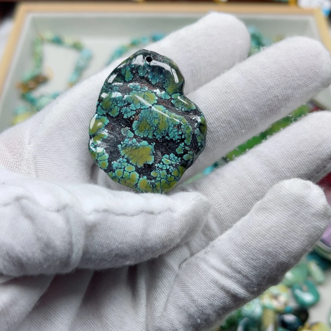 绿松石未镶嵌挂件