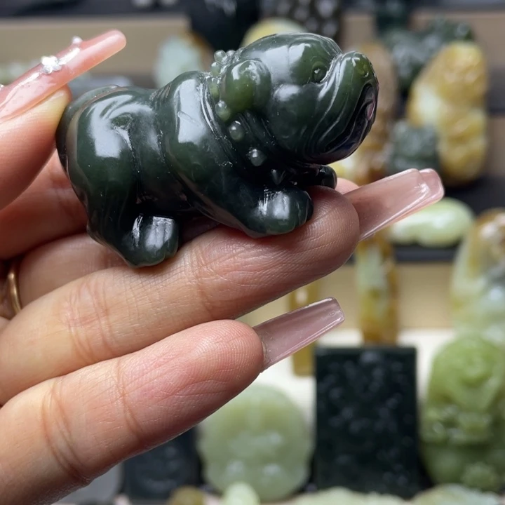 和田玉未镶嵌把件