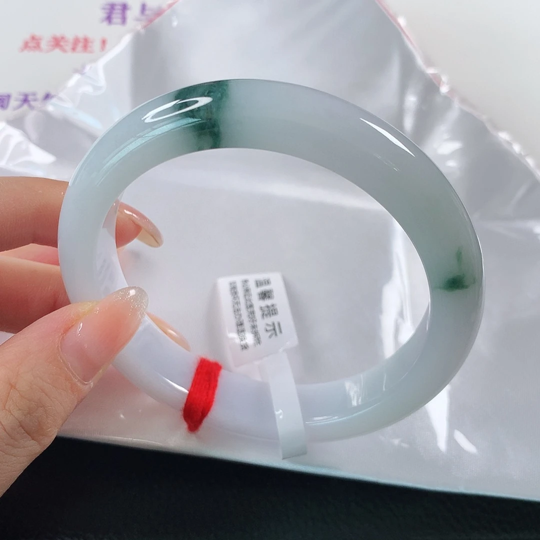 翡翠手镯未镶嵌戏**姐 正圈