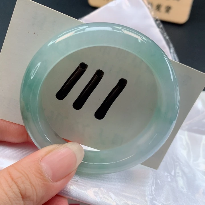 翡翠手镯未镶嵌正