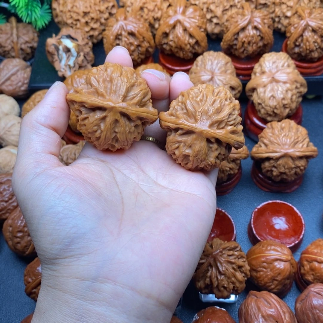 泉***皓文玩核桃把件宫灯