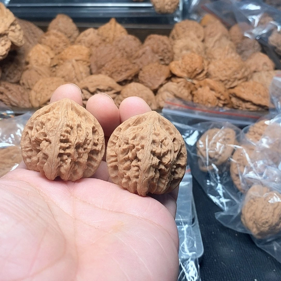 东***呵文玩核桃燕山火焰马蹄38-10