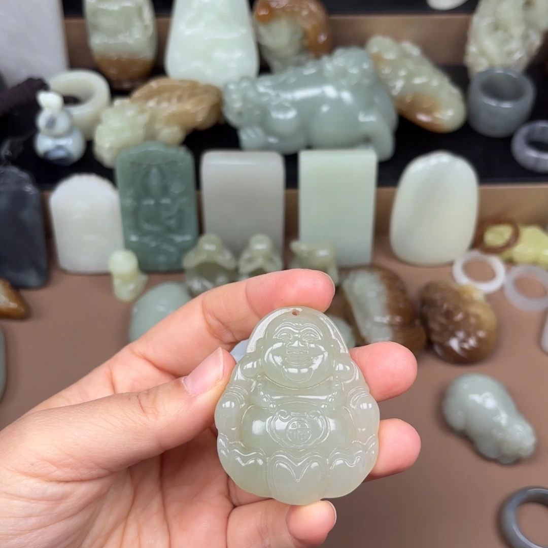 颈饰未镶嵌和田玉