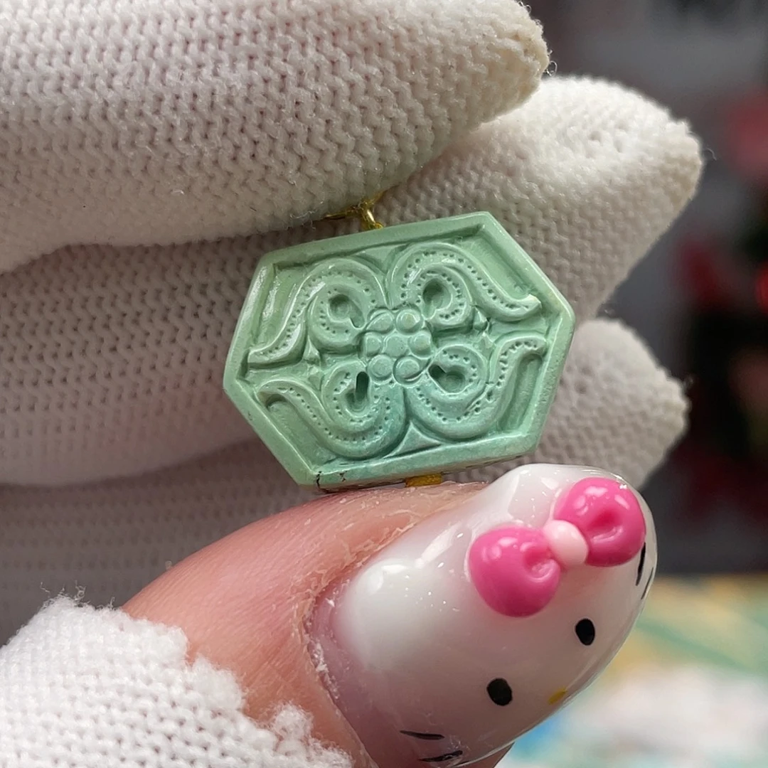 绿松石未镶嵌挂件