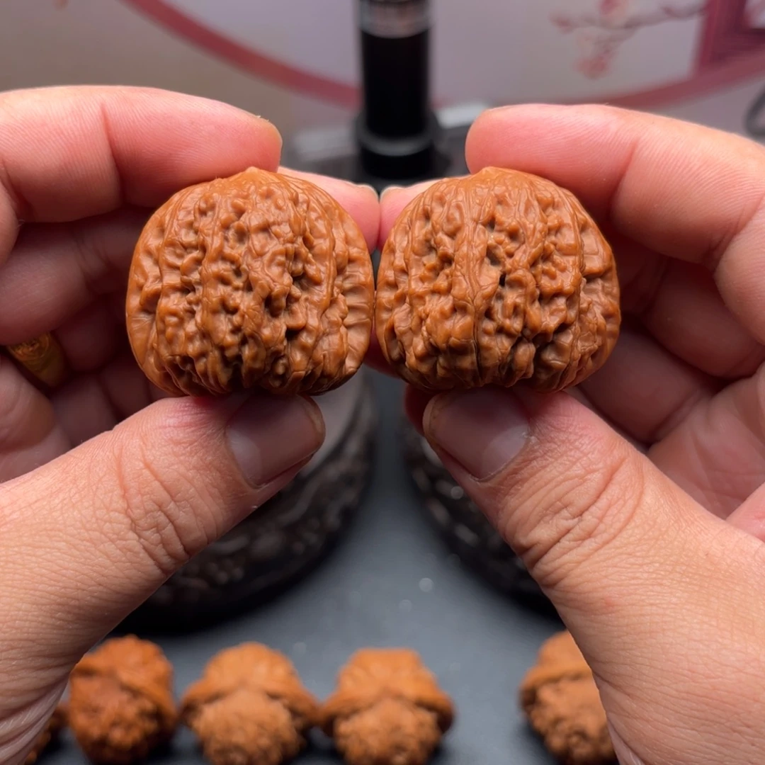 文玩核桃吊坠平谷凹底