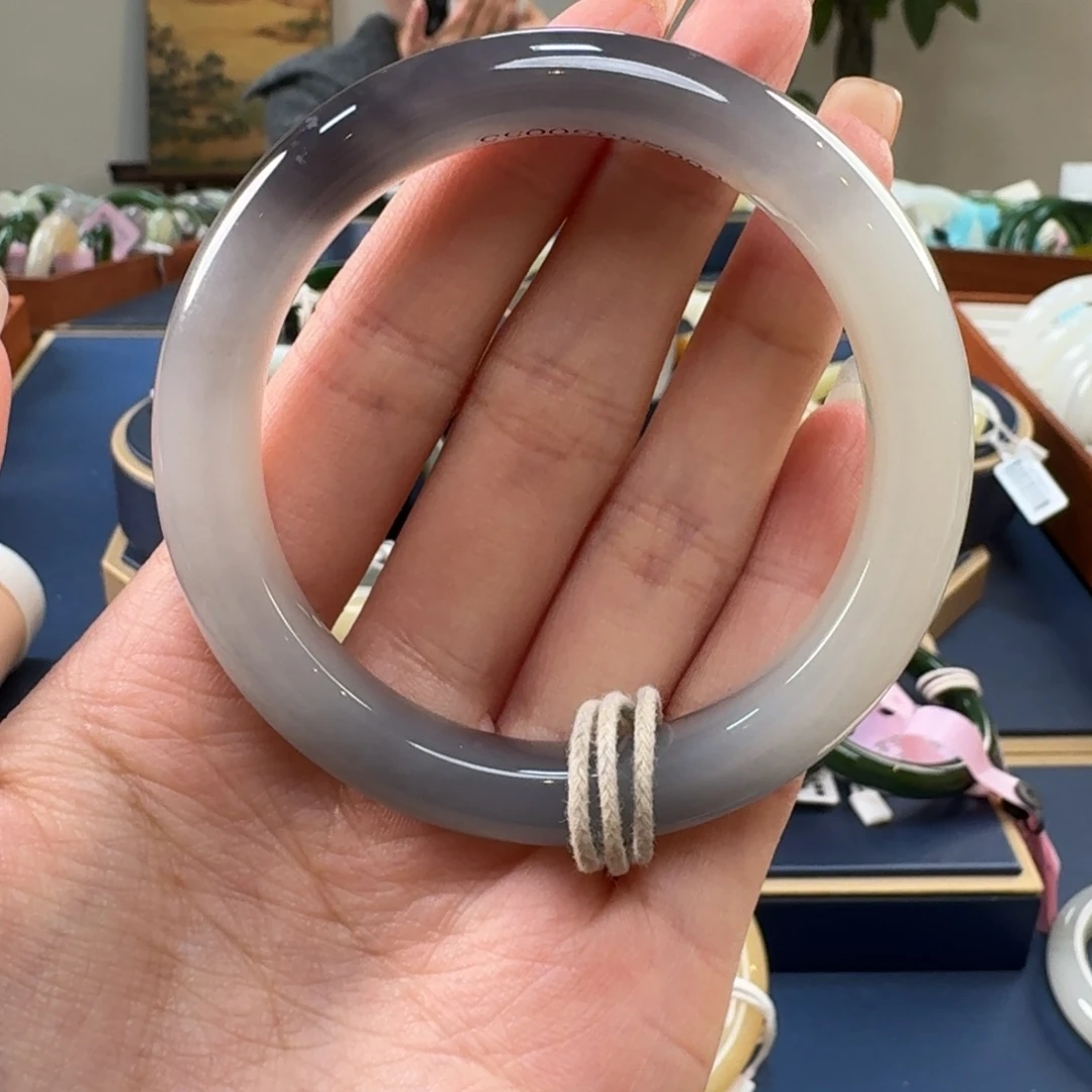 小***彪和田玉未镶嵌手镯C0028-55