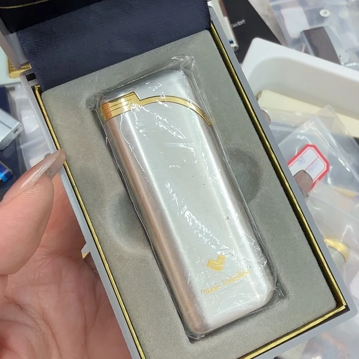 神***州马里奥防风打火机