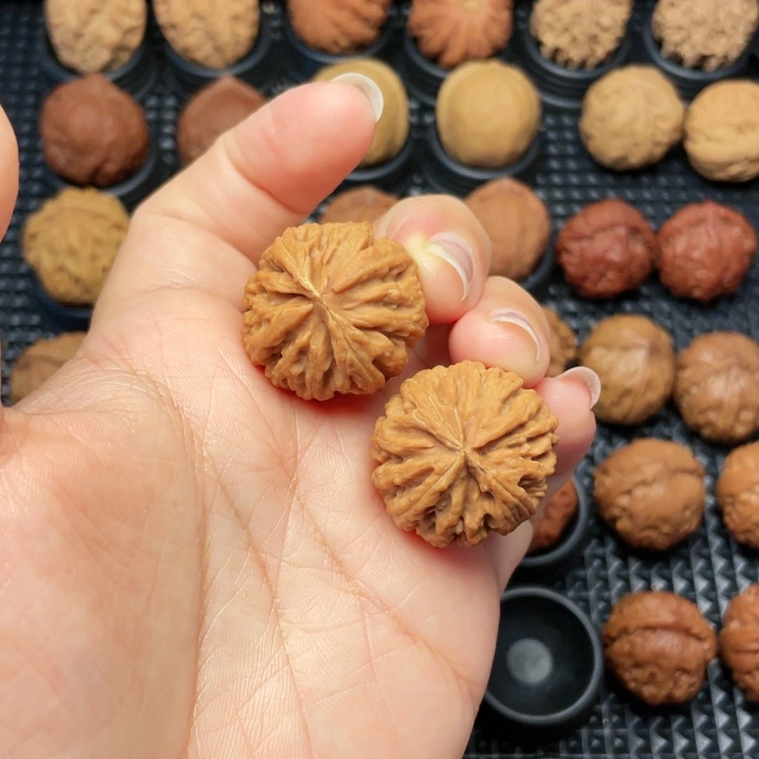 【闪购商品】把件文玩核桃会****?绣球