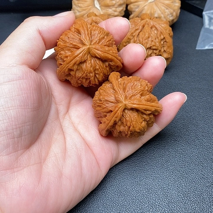 用***人把件文玩核桃白奔